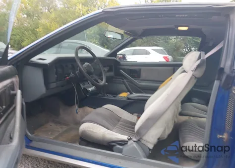 1986 Pontiac Firebird z USA, uszkodzony, nr VIN 1G2FS87S0GN229113